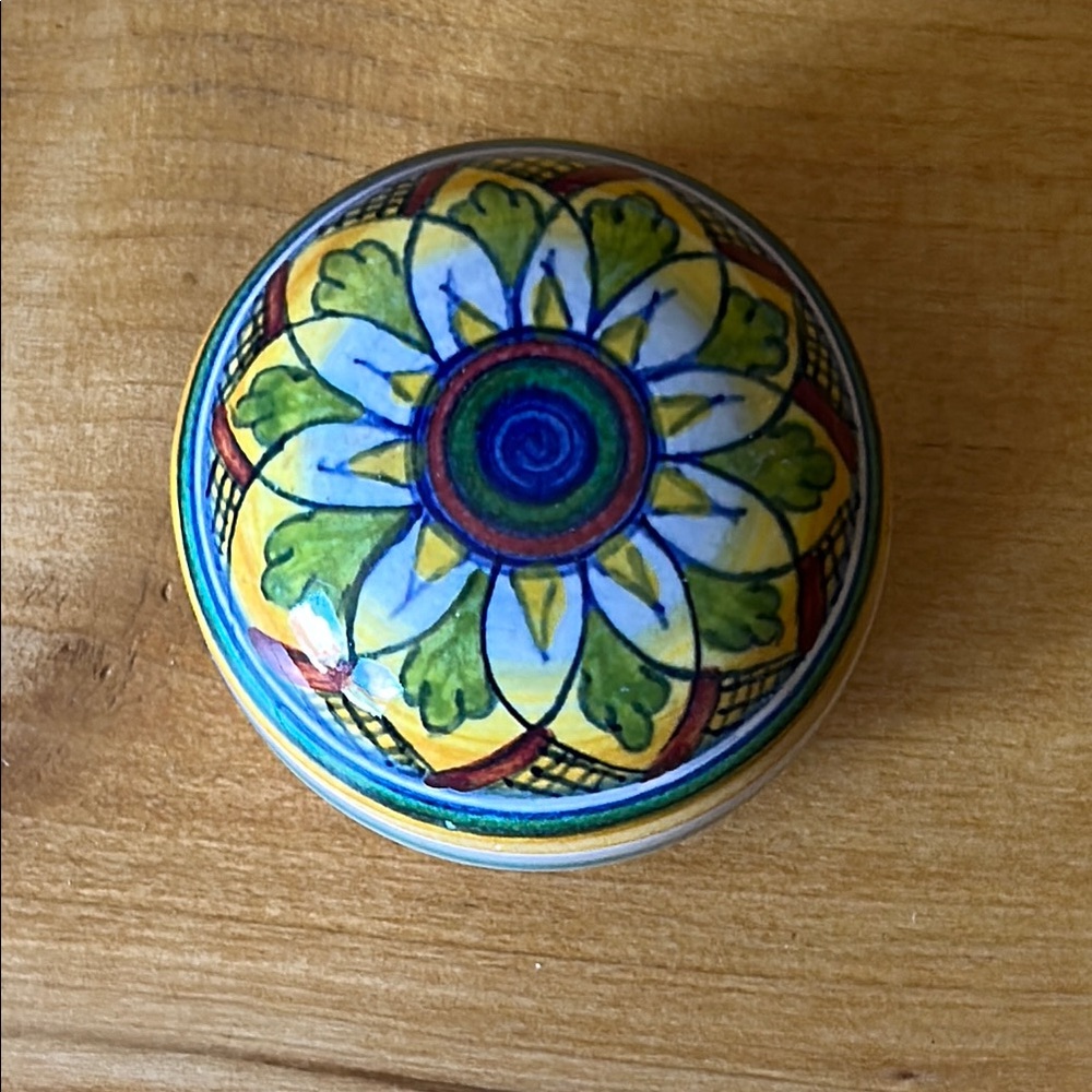 Deruta trinket box